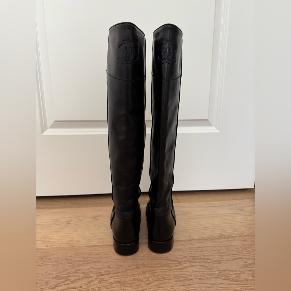 CHANEL Black Leather Knee-High  Boots - Picture 5 of 15